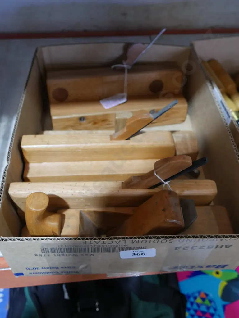 Assorted wood planes Image 1++