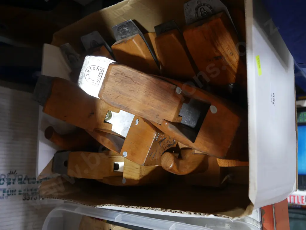 Assorted wood planes Image 1++