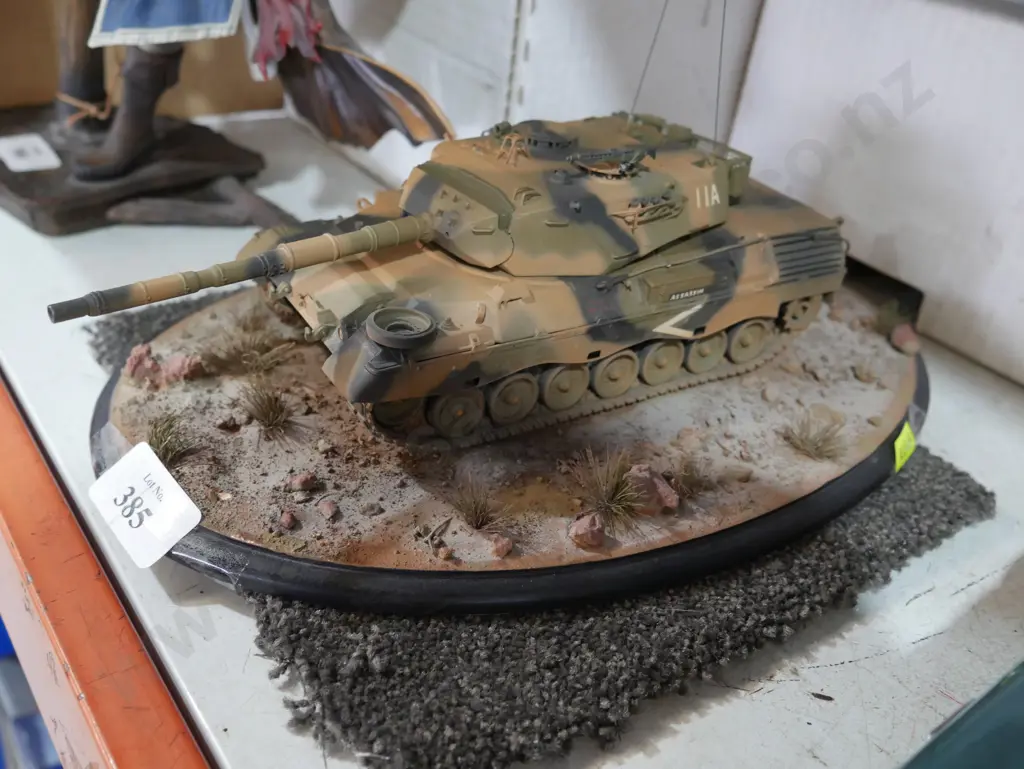 Tank ornament Image 1++