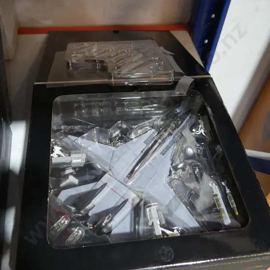 F – 14A tomcat model