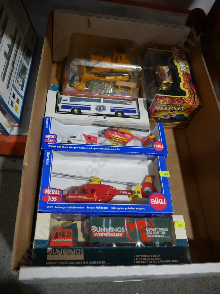 Box of models Image 1++