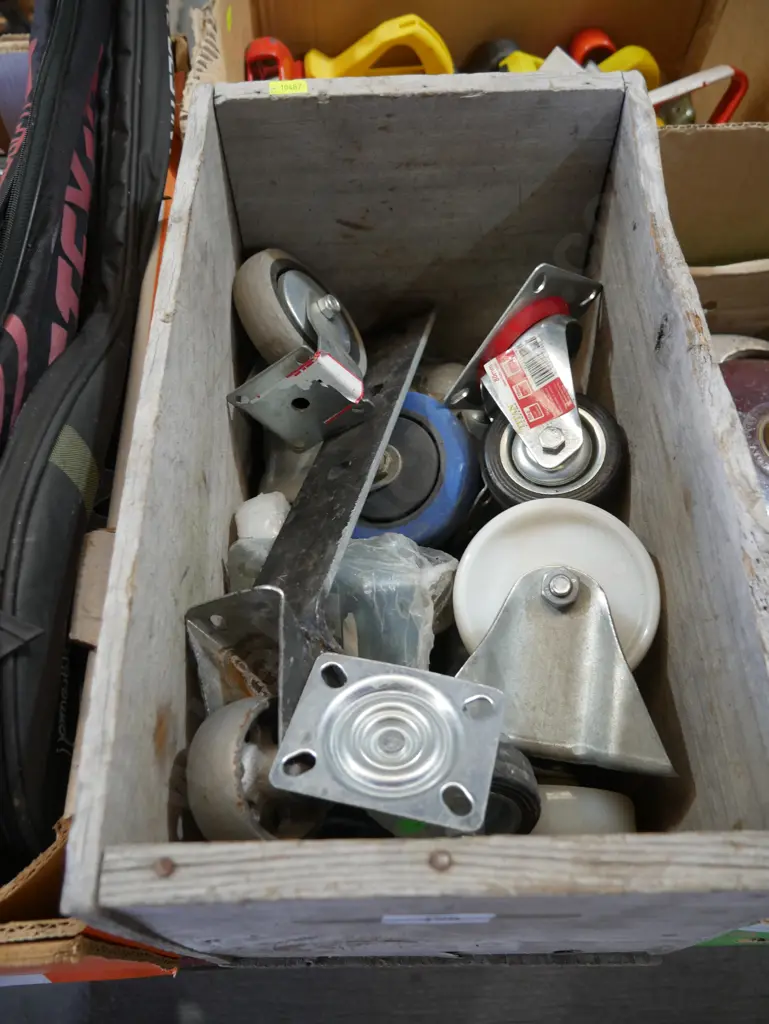 Caster wheels Image 1++