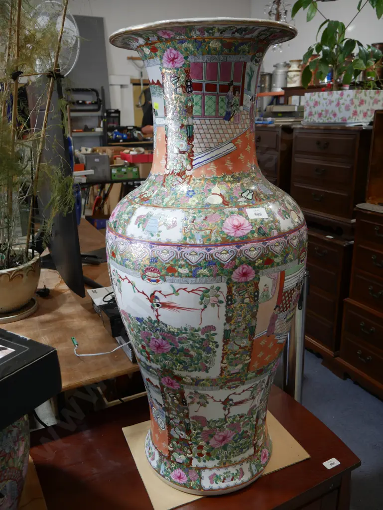 Large Oriental vase, 93cm tall Image 1++
