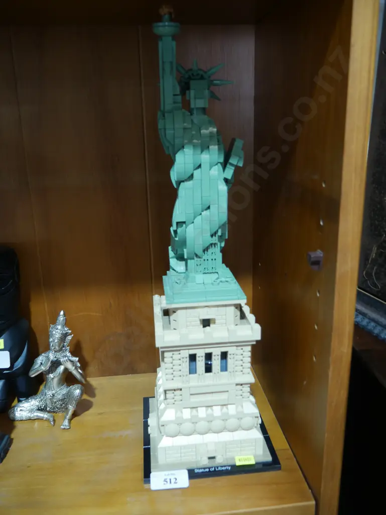 LEGO model statue of liberty Image 1++