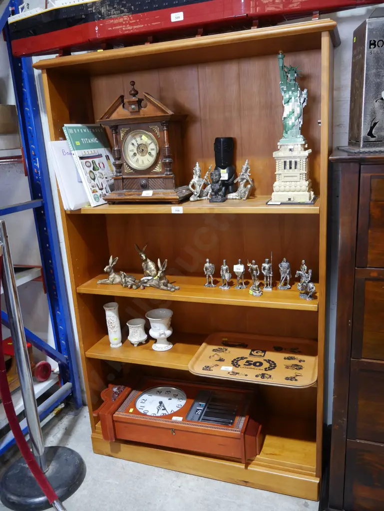 Solid wood bookcase Image 1++