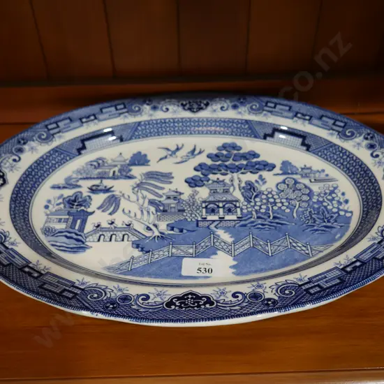 Blue and white ashet