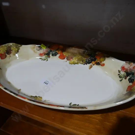 Robert Gordon serving platter
