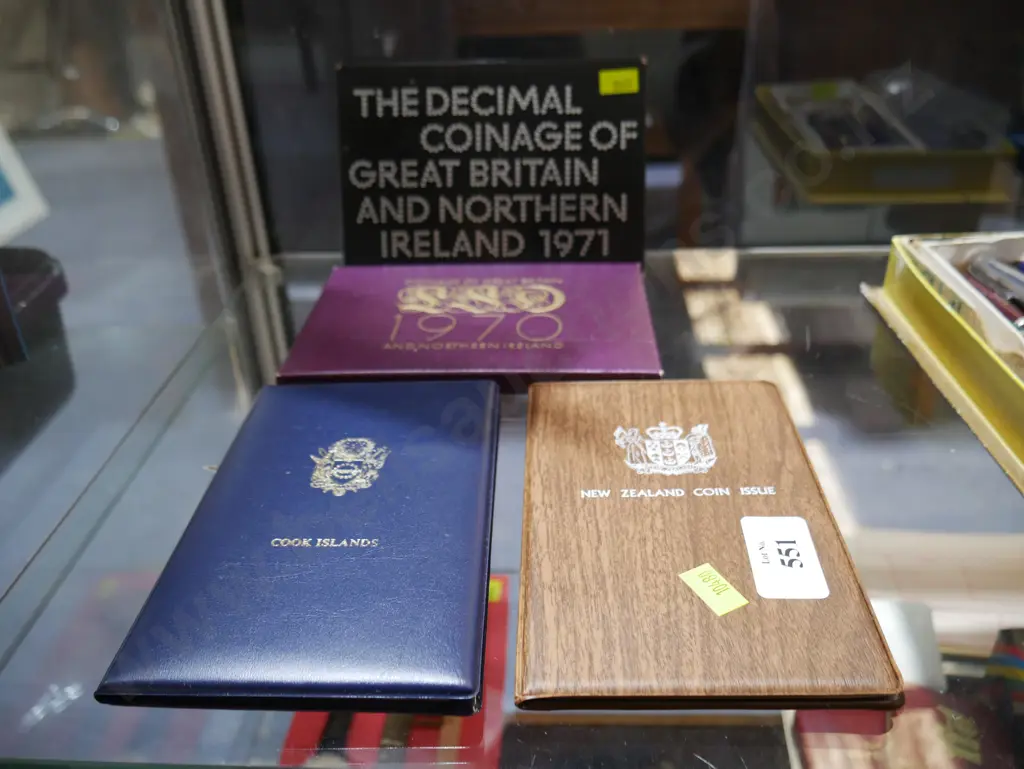 4 coin sets Image 1++