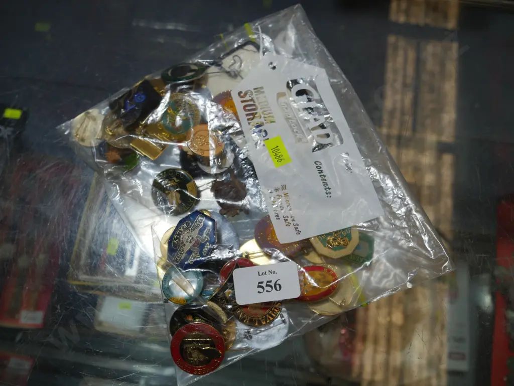 Assorted badges Image 1++