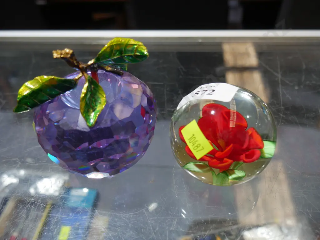 2 glass paperweights Image 1++
