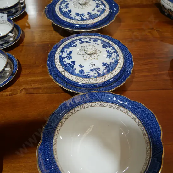 Booths serving dishes