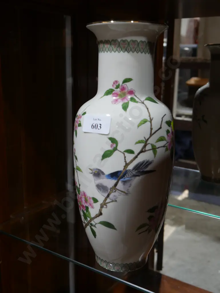 Oriental vase Image 1++
