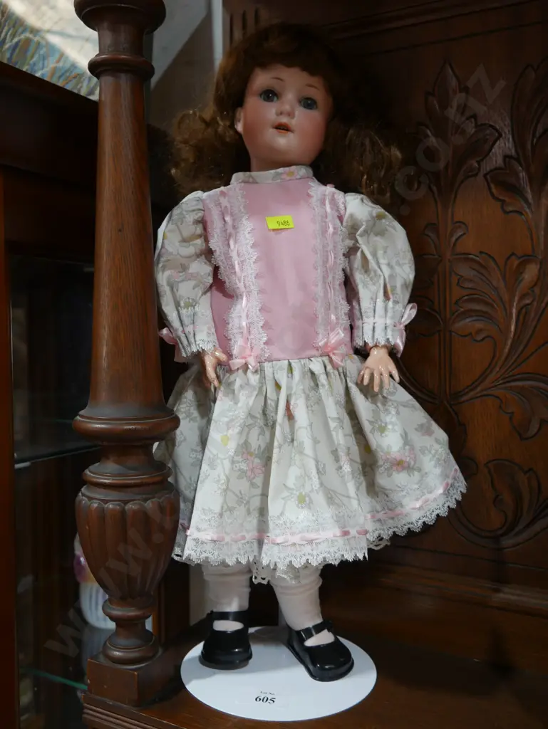 Porcelain doll Image 1++