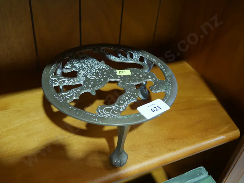 Metal stand Image 1++