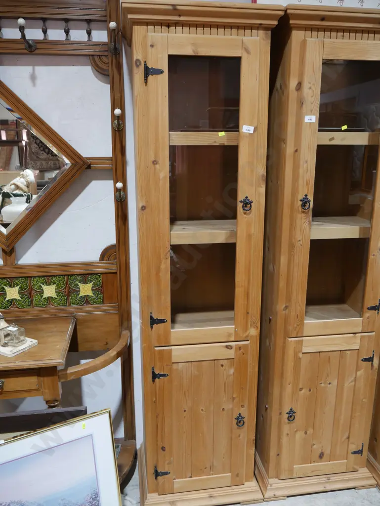 IKEA display cabinet Image 1++