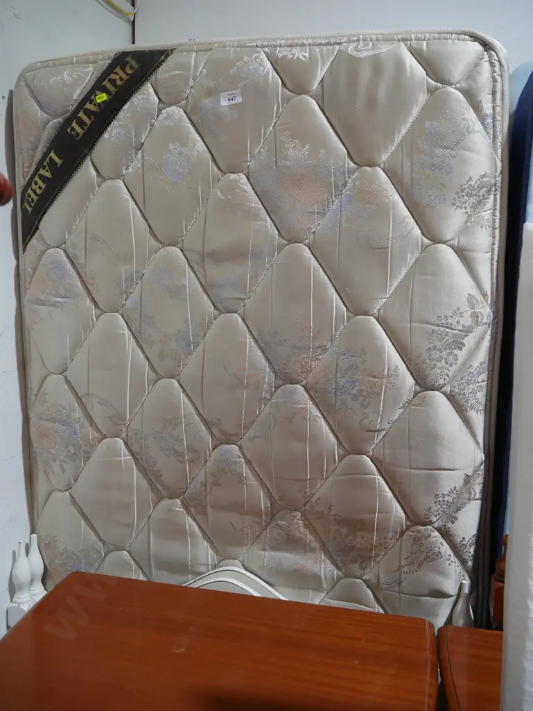 Single bed Image 1++