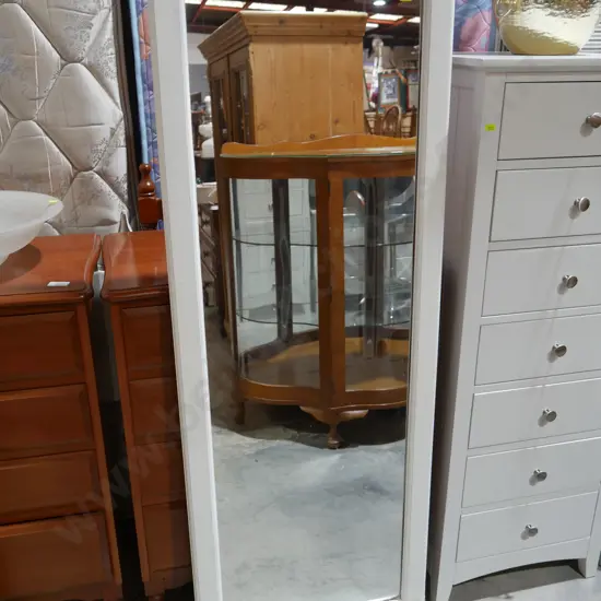 Long standing mirror