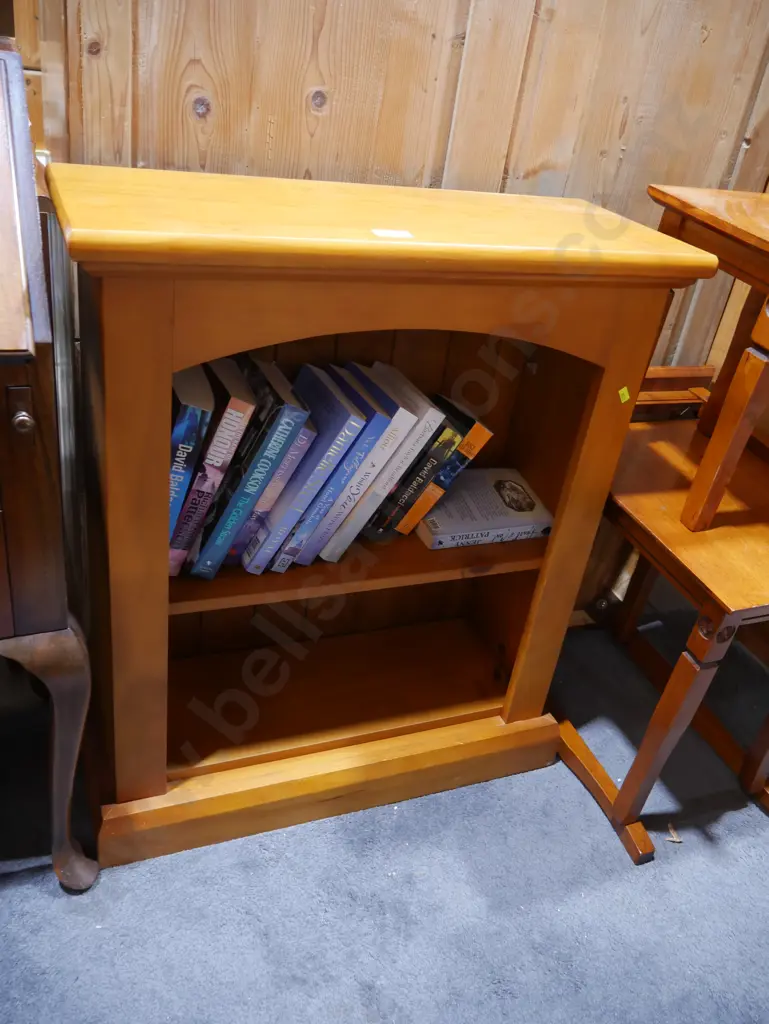 Book case and books Image 1++