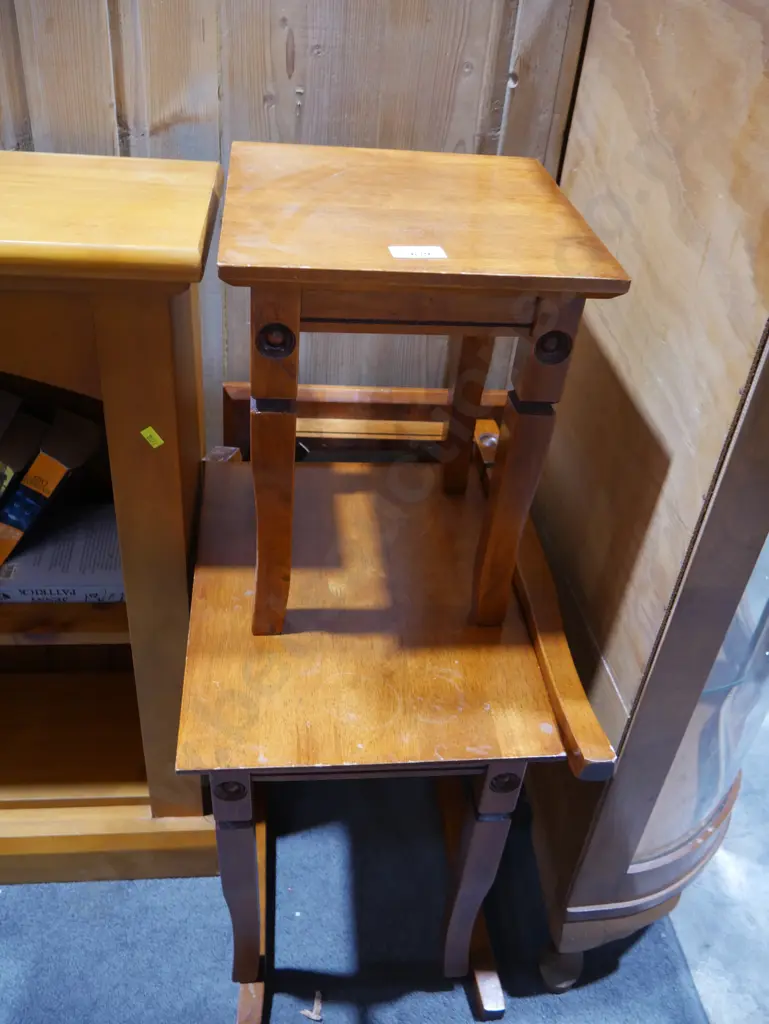 Nest  of tables Image 1++