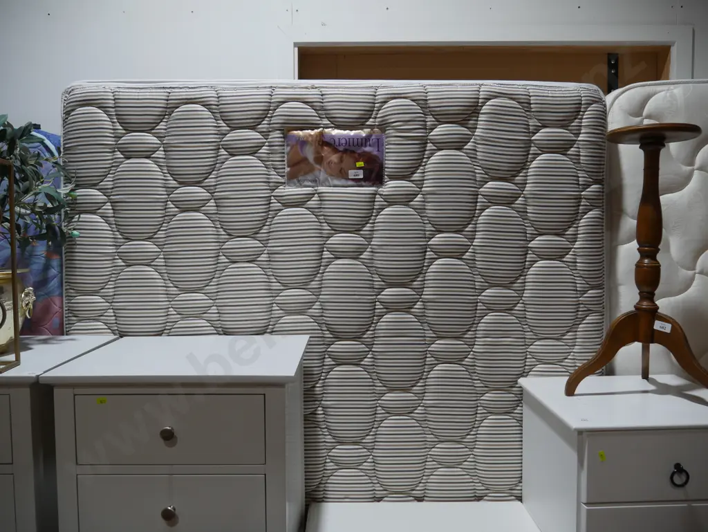 Queen size bed Image 1++