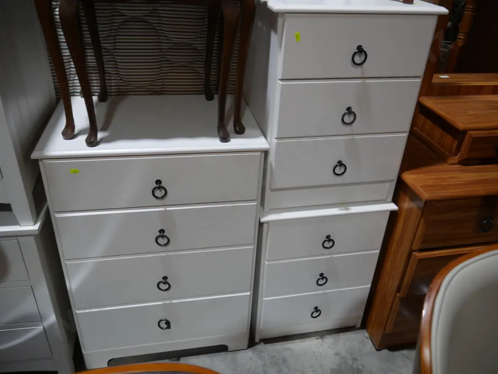 White three bedroom suite Image 1++