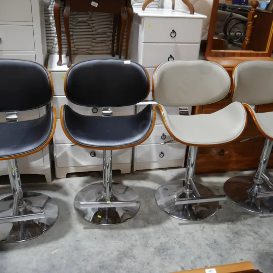 4 bar stools