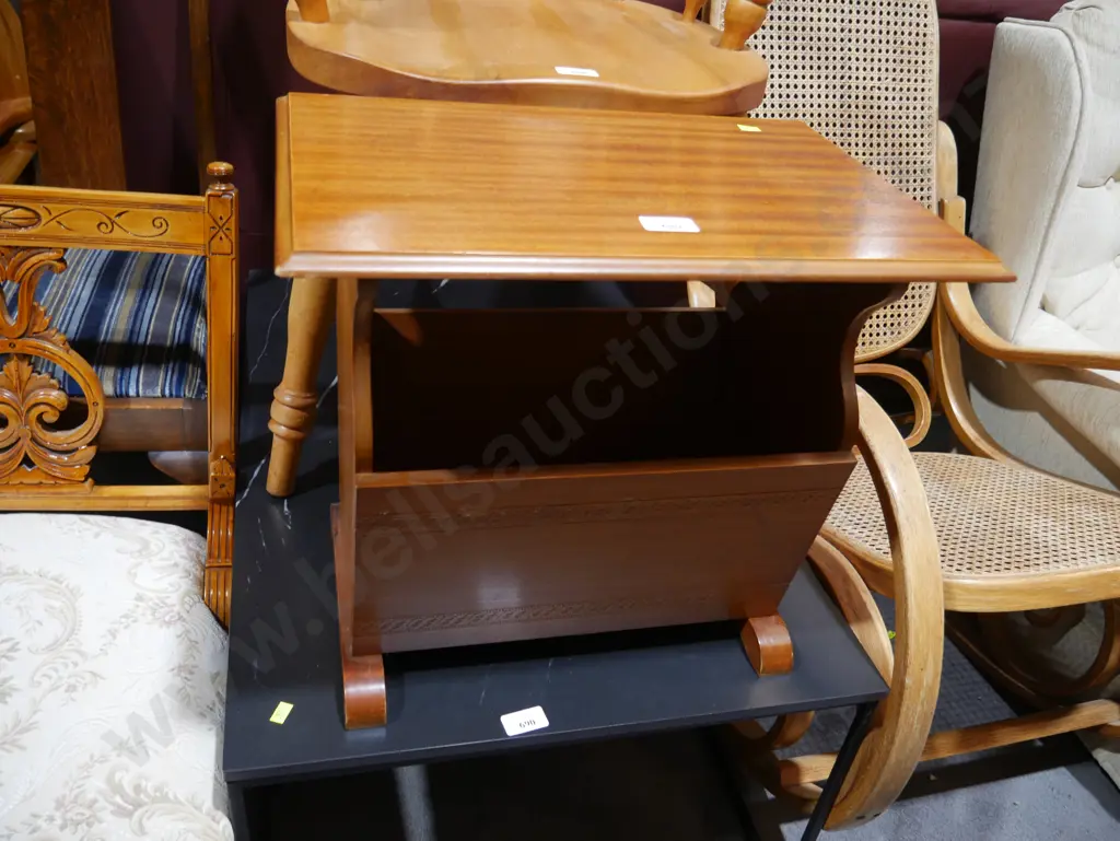 Magazine rack Image 1++