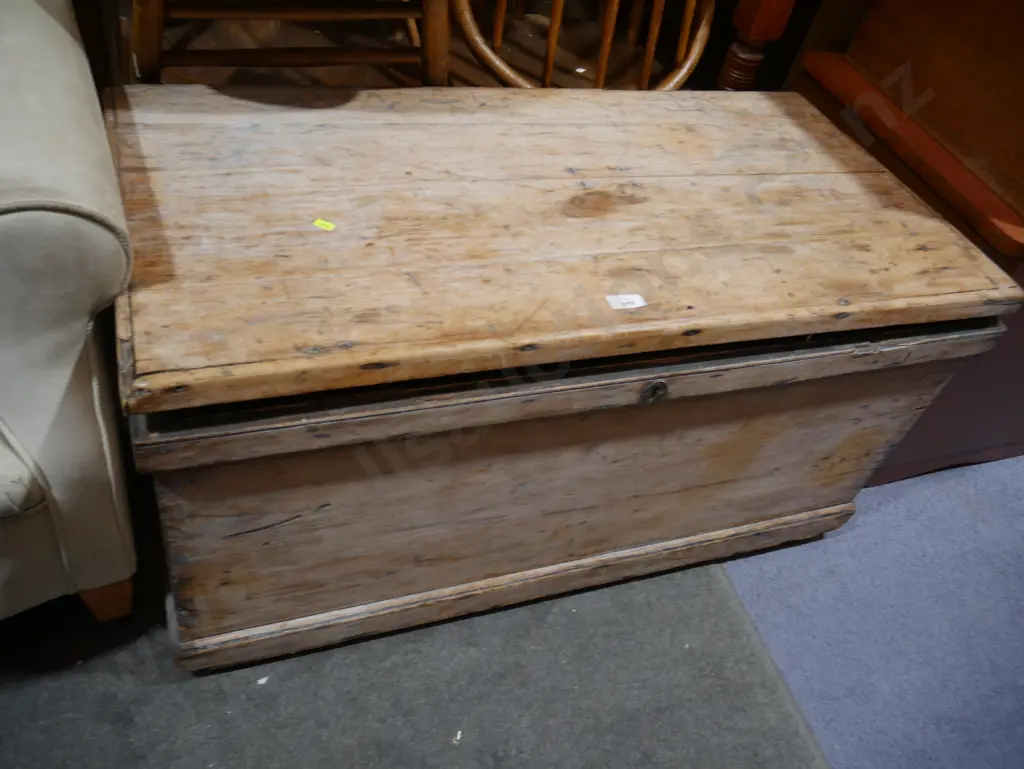 Wooden trunk Image 1++