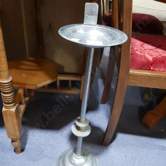 Ash tray stand