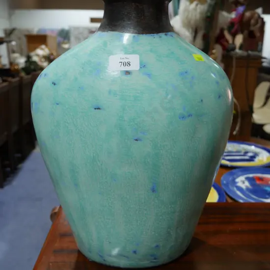 Pottery vase
