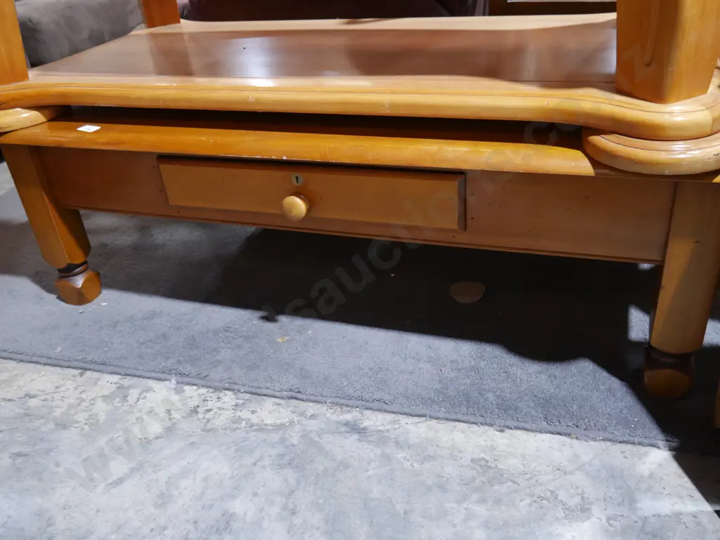 Coffee table Image 1++