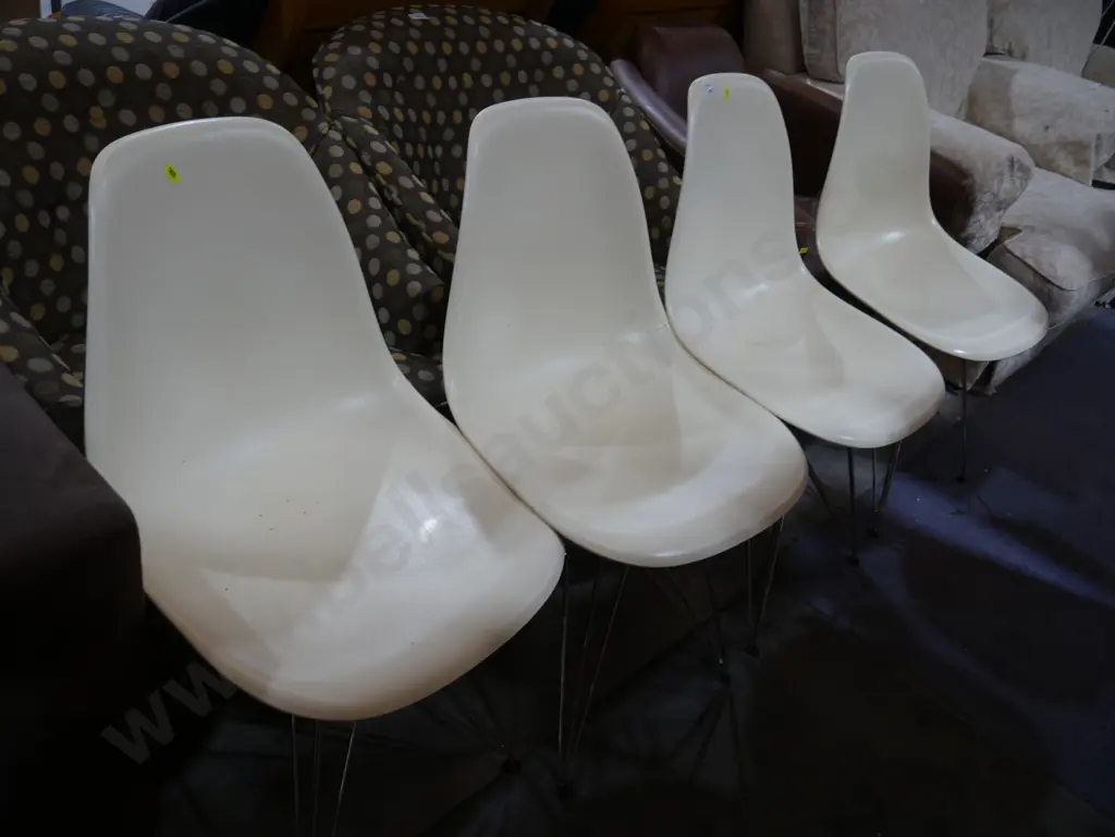 Four dining chairs Image 1++