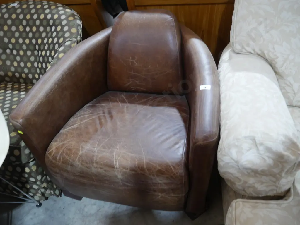 Leather tub chair Image 1++