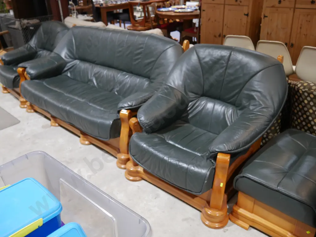 Three piece lounge suite plus footstool Image 1++