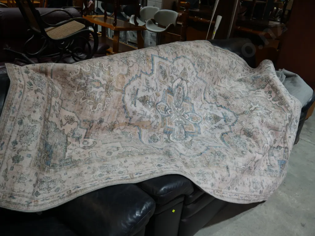 Large floor rug Image 1++