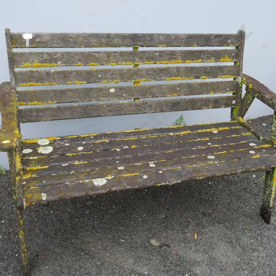 Outdoor bench seat
