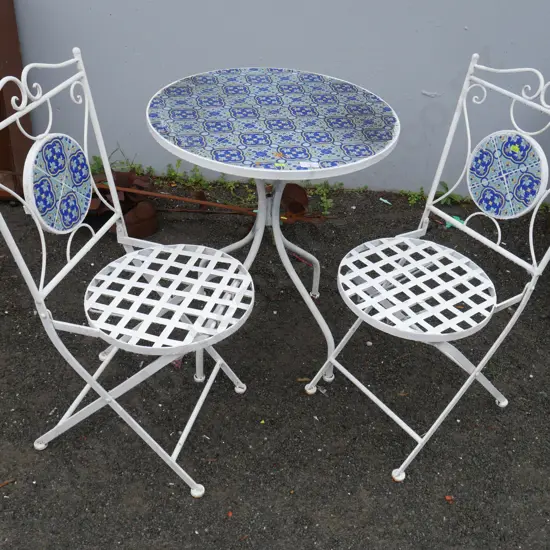 Outdoor table and 2 chairs