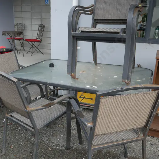 Outdoor table and 6 chairs
