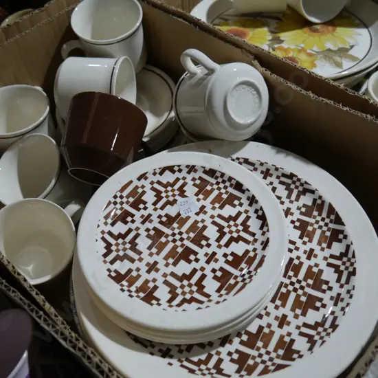 Crown Lynn tableware