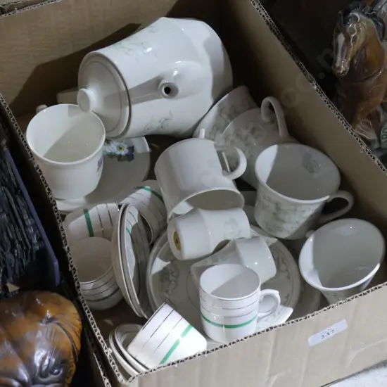 Crown Lynn tableware