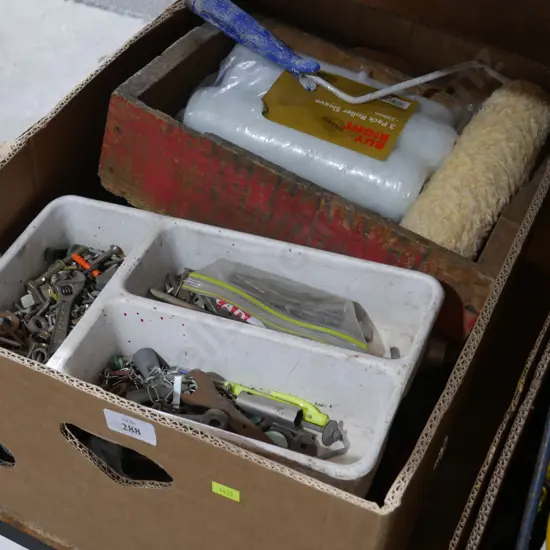 Assorted garage sundries