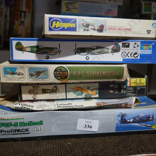 6 airplane models