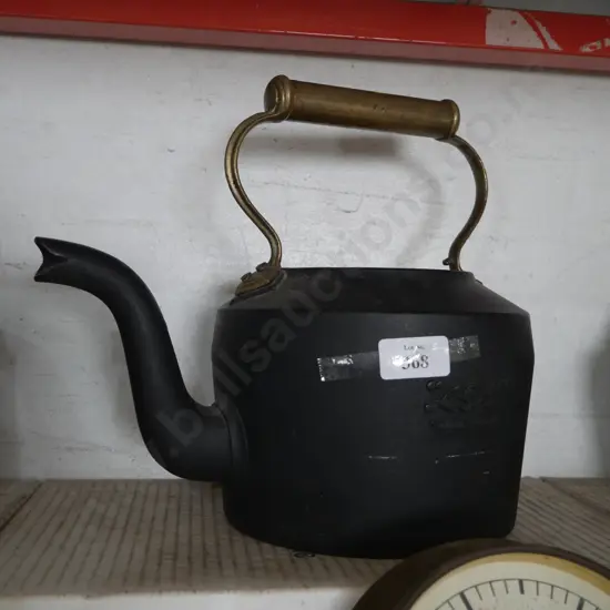 Cast kettle