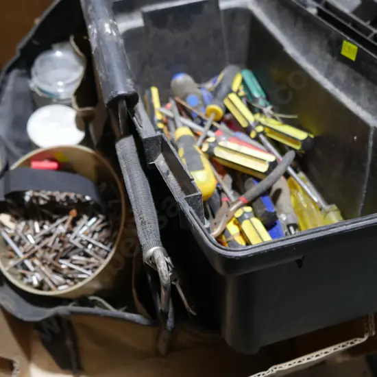 Toolbox screw drivers