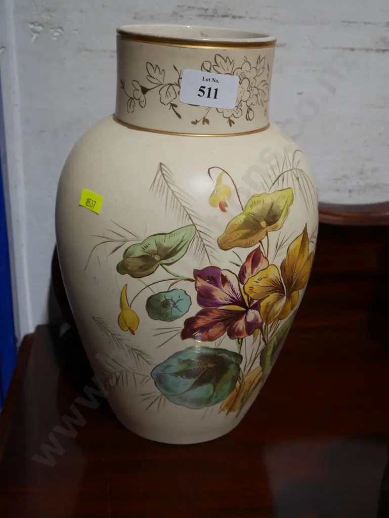 Large hand painted vase Image 1++