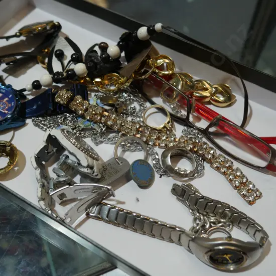 Watches, jewellery etc