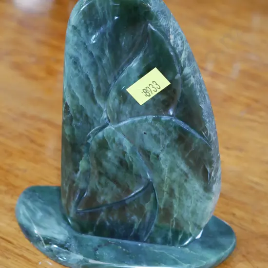 Peter Cleghorn NZ Queenstown greenstone sculpture