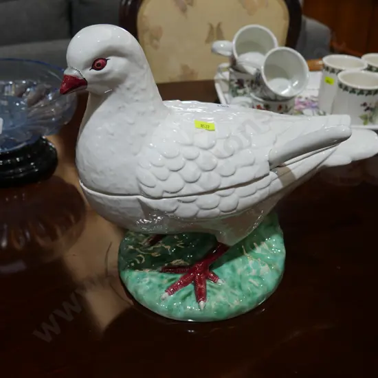 Bordello Pinheiro terrine and ladle