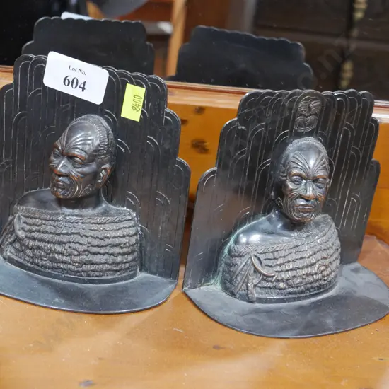 Maori themed book ends