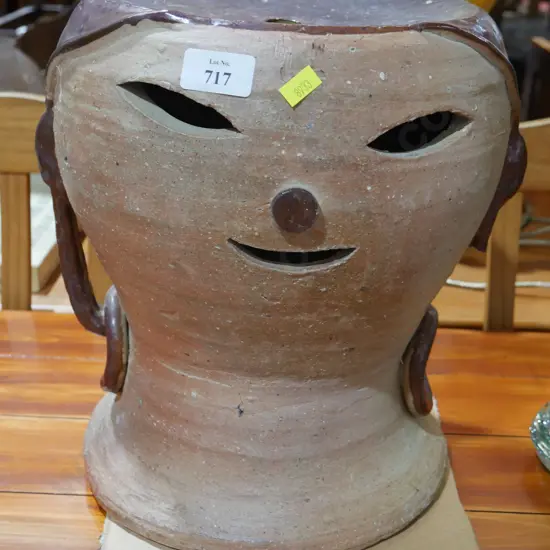 pottery face seat